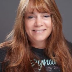 2023-Lisa-300x300-circle-ec340bd4c7f14f917503390cd806b6f4-60493bee283ff